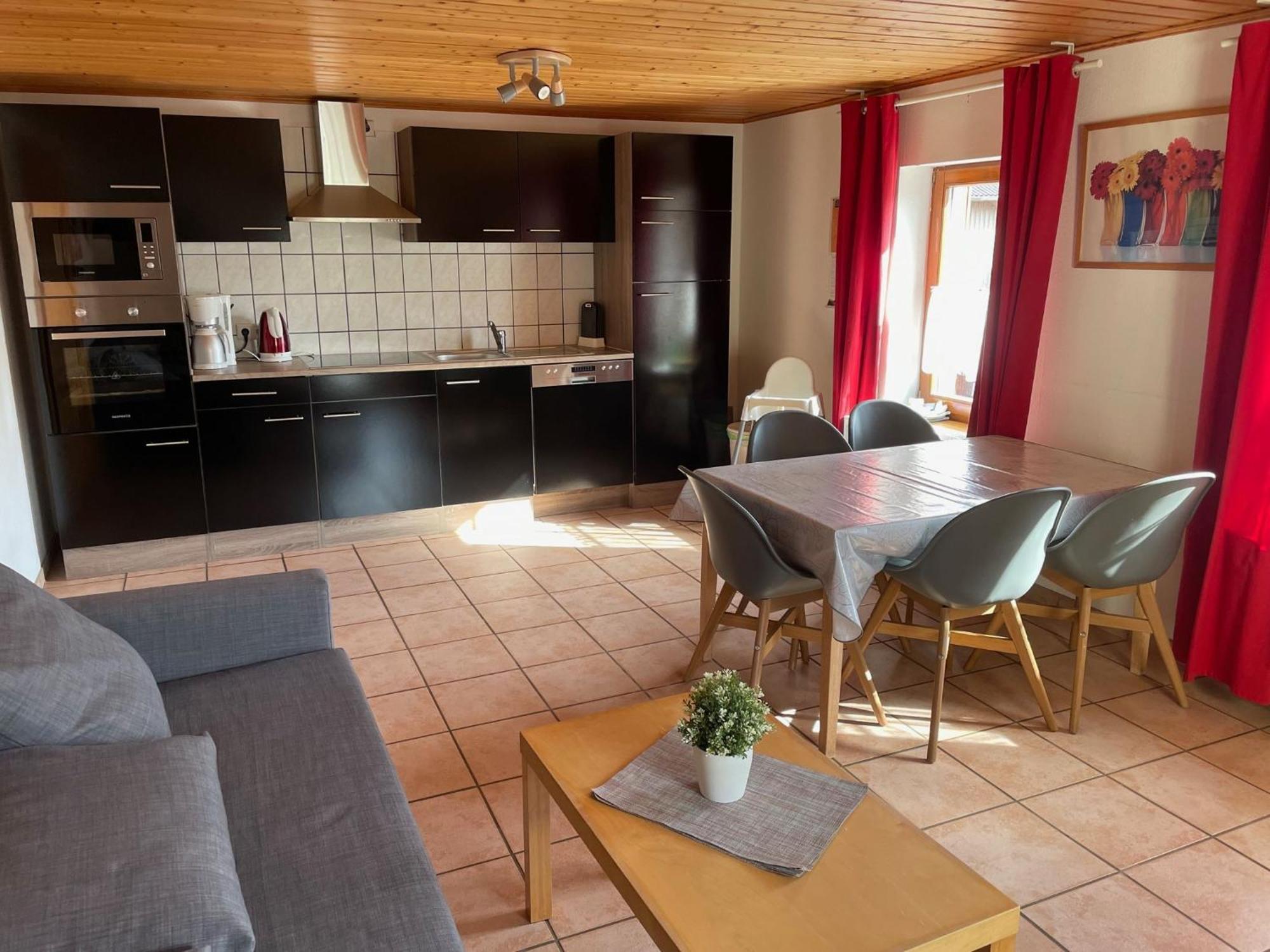 Ferienwohnungen Elsbacher Hof Erbach  Luaran gambar